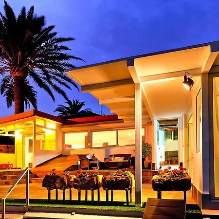 Вилла With Pool And Beautiful Architecture Инхенио